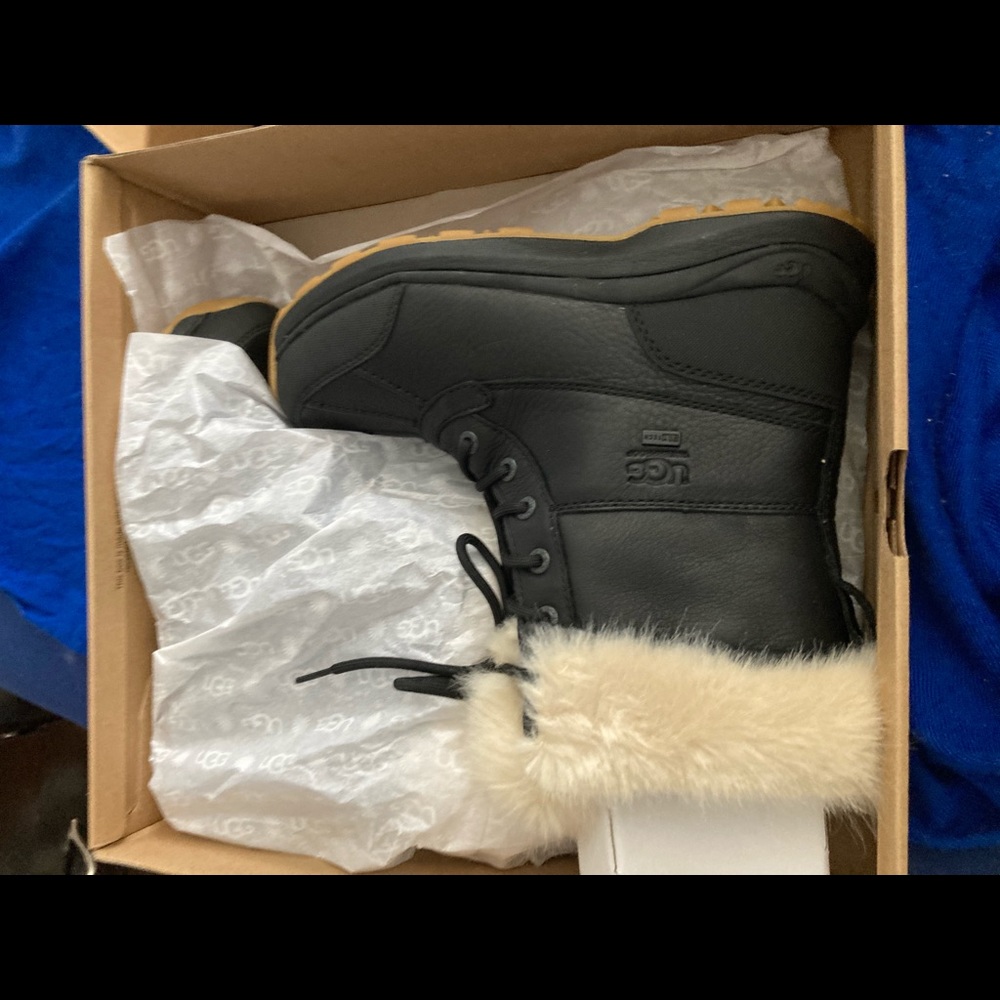 Ugg Snow boots